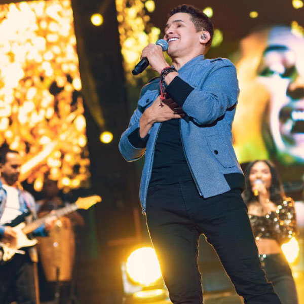 Jorge CeledÃ³n de gira en Ecuador y PerÃº 