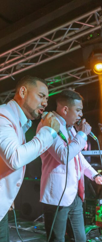 Yimmy Alamao y Carlos Navas, Los Caballeros del Canto, enamoran con su mÃºsica popular