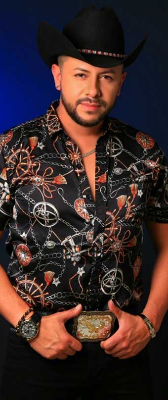 Diego A. Monroy se desempeÃ±a como arreglista y compositor.